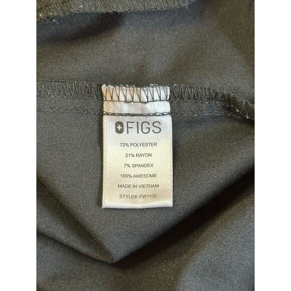 Figs Casma Three-Pocket Scrub Top in Black - Picture 4 of 5